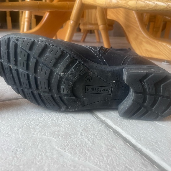 Joseph Siebel Leather Winter Boots. - Picture 2 of 4